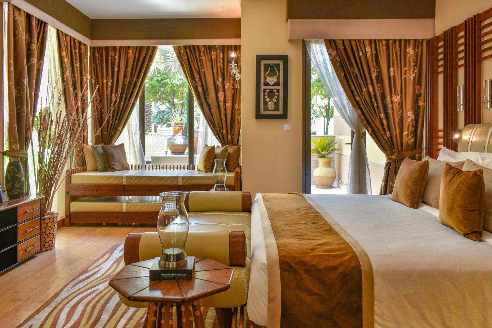Palavra Resort Manáma Kültér fotó A suite at the Jumeirah Creekside