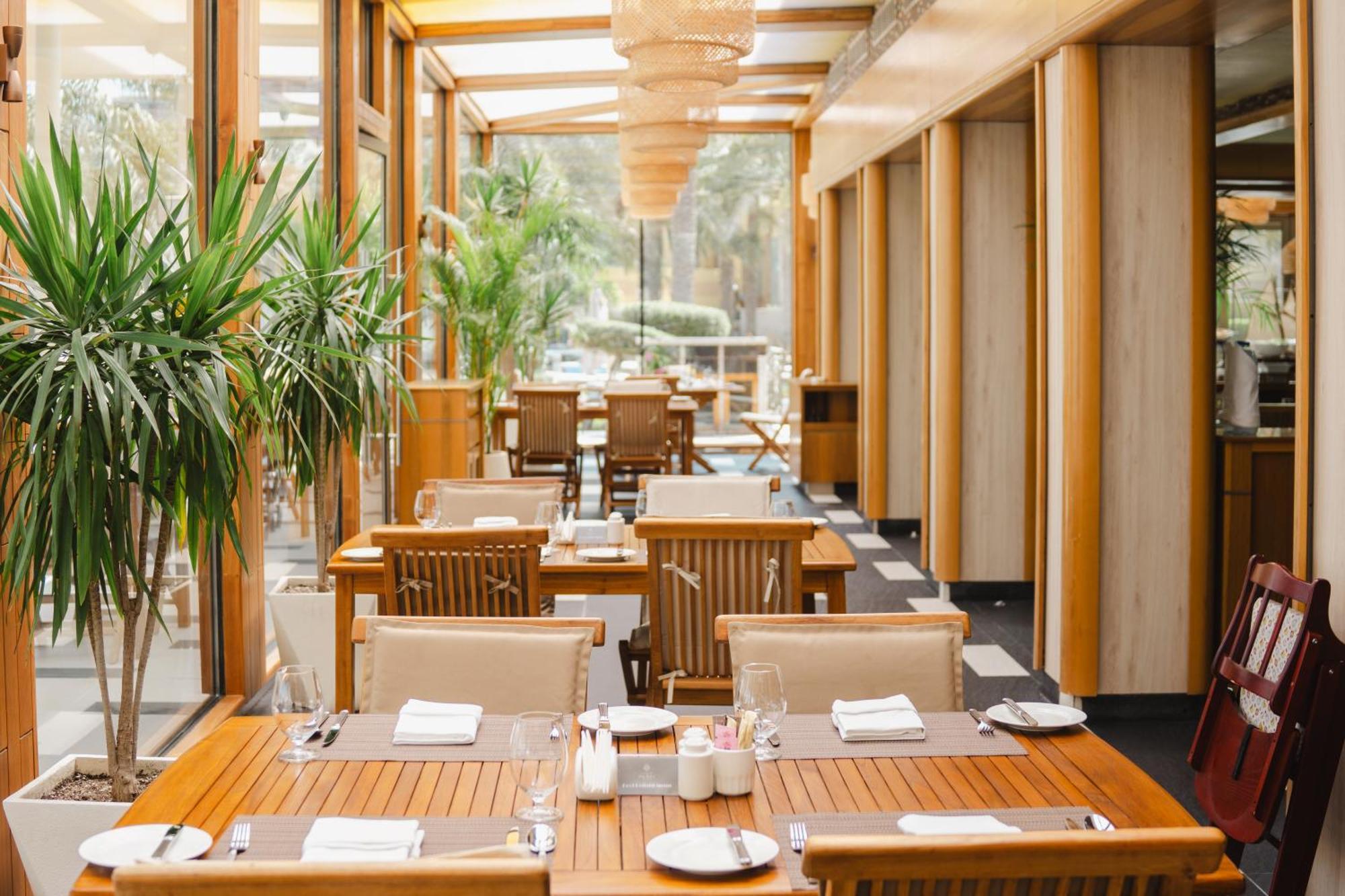 Palavra Resort Manáma Kültér fotó The restaurant