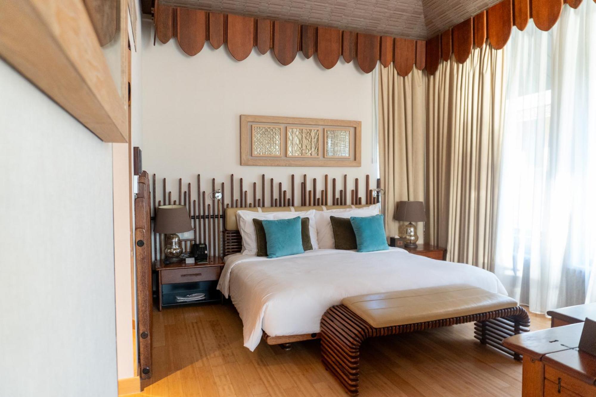 Palavra Resort Manáma Kültér fotó A bedroom at the hotel