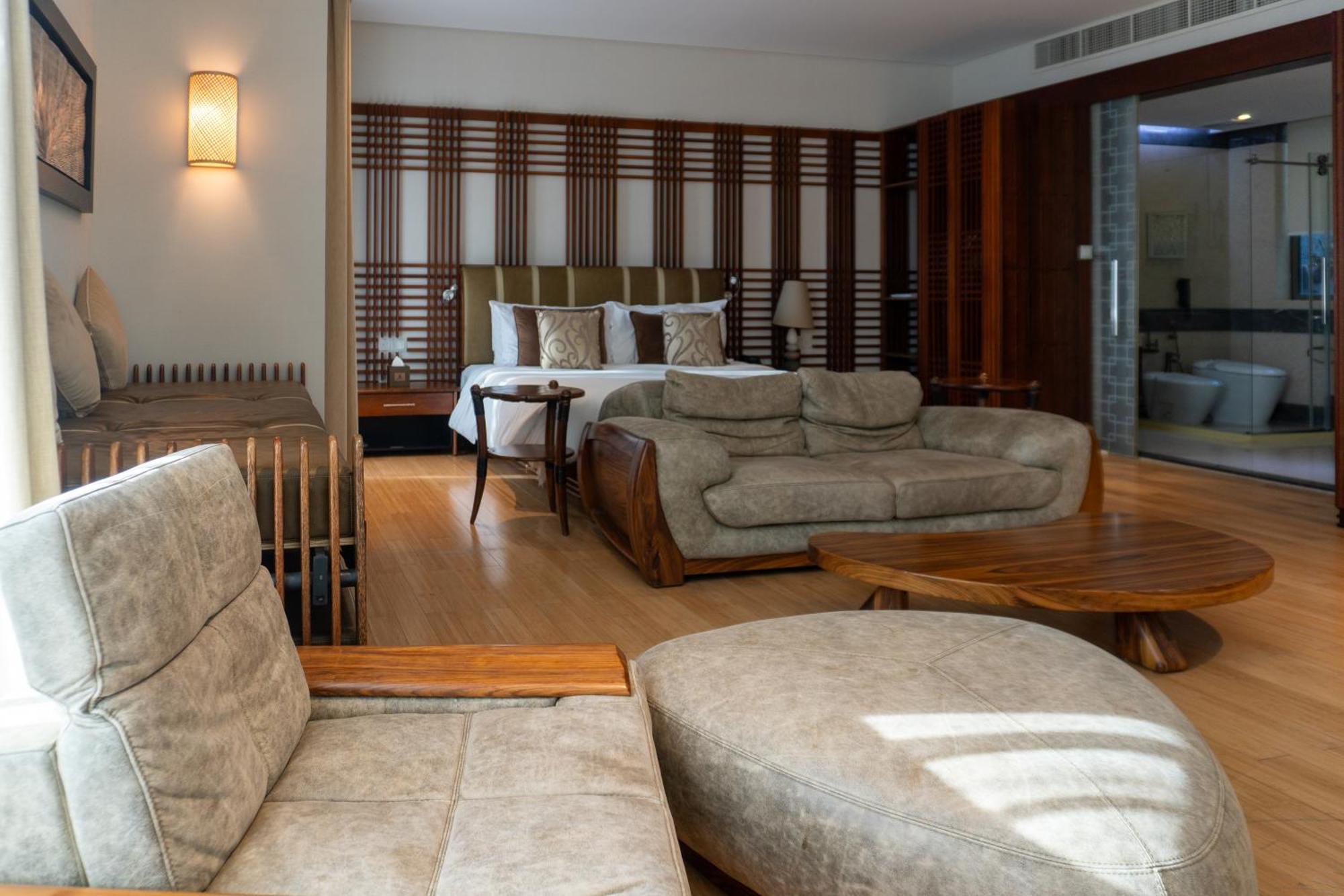 Palavra Resort Manáma Kültér fotó A suite at the hotel