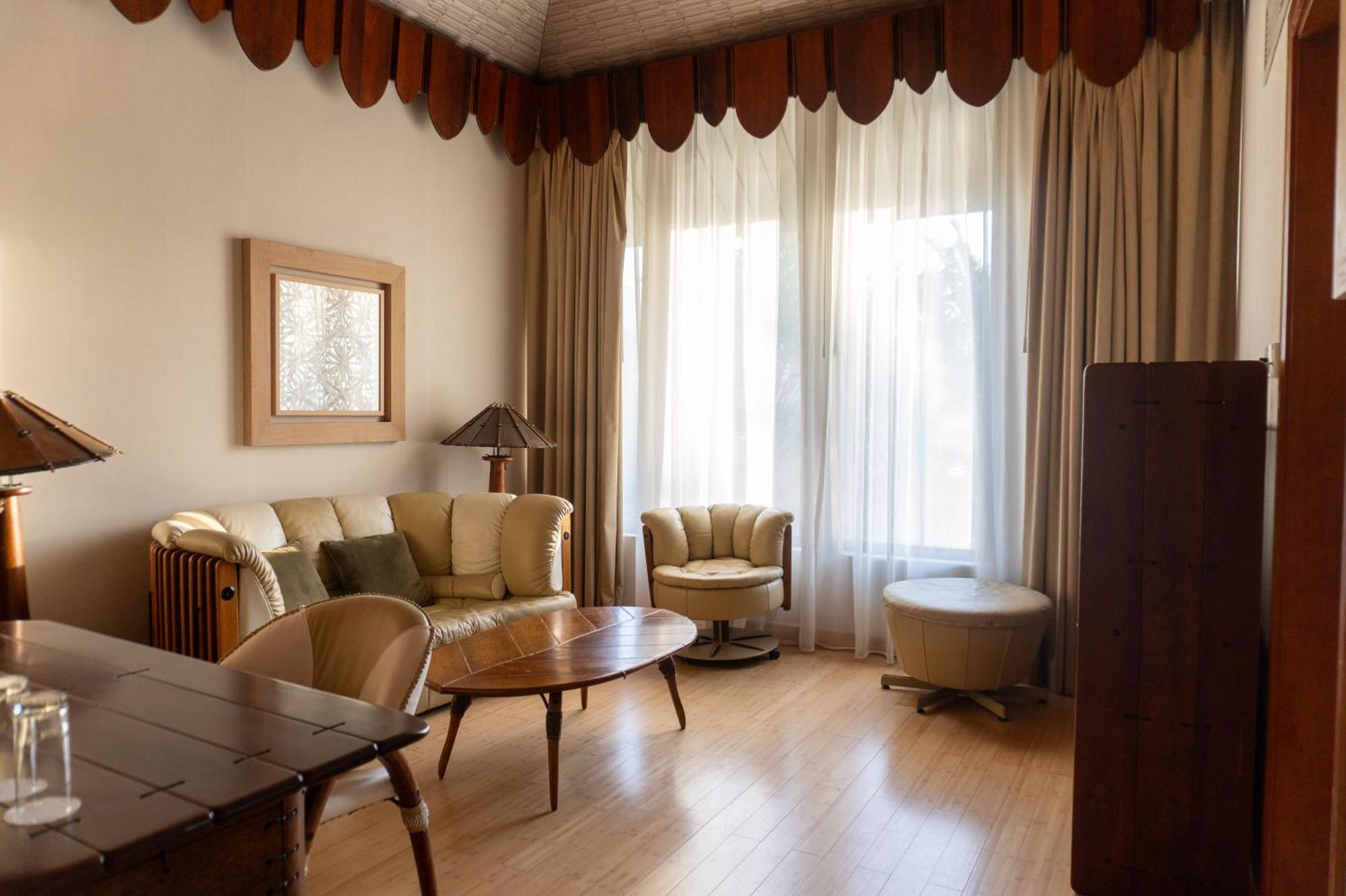 Palavra Resort Manáma Kültér fotó A living room