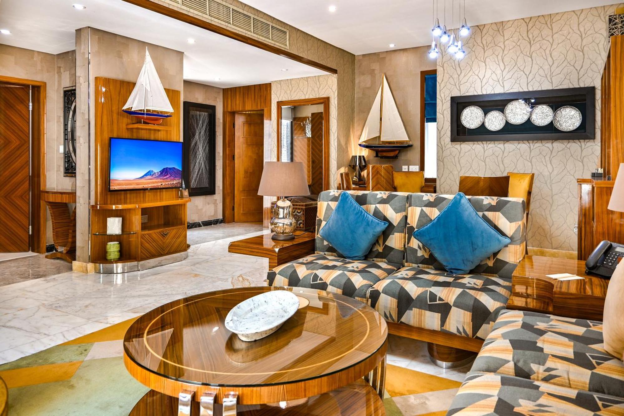 Palavra Resort Manáma Kültér fotó A suite at the hotel