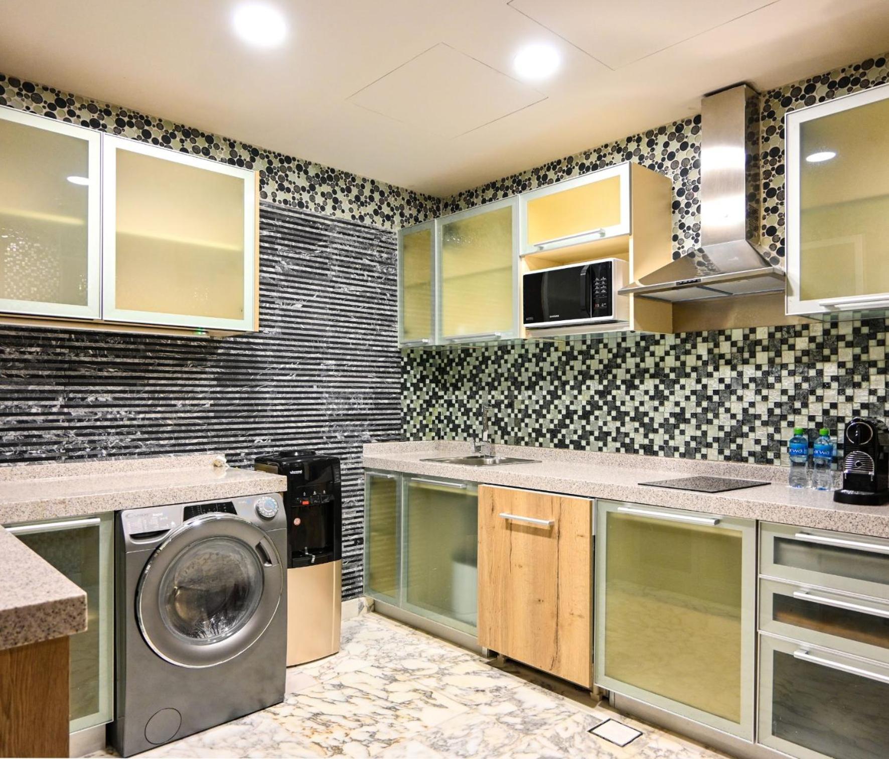 Palavra Resort Manáma Kültér fotó A modern kitchen