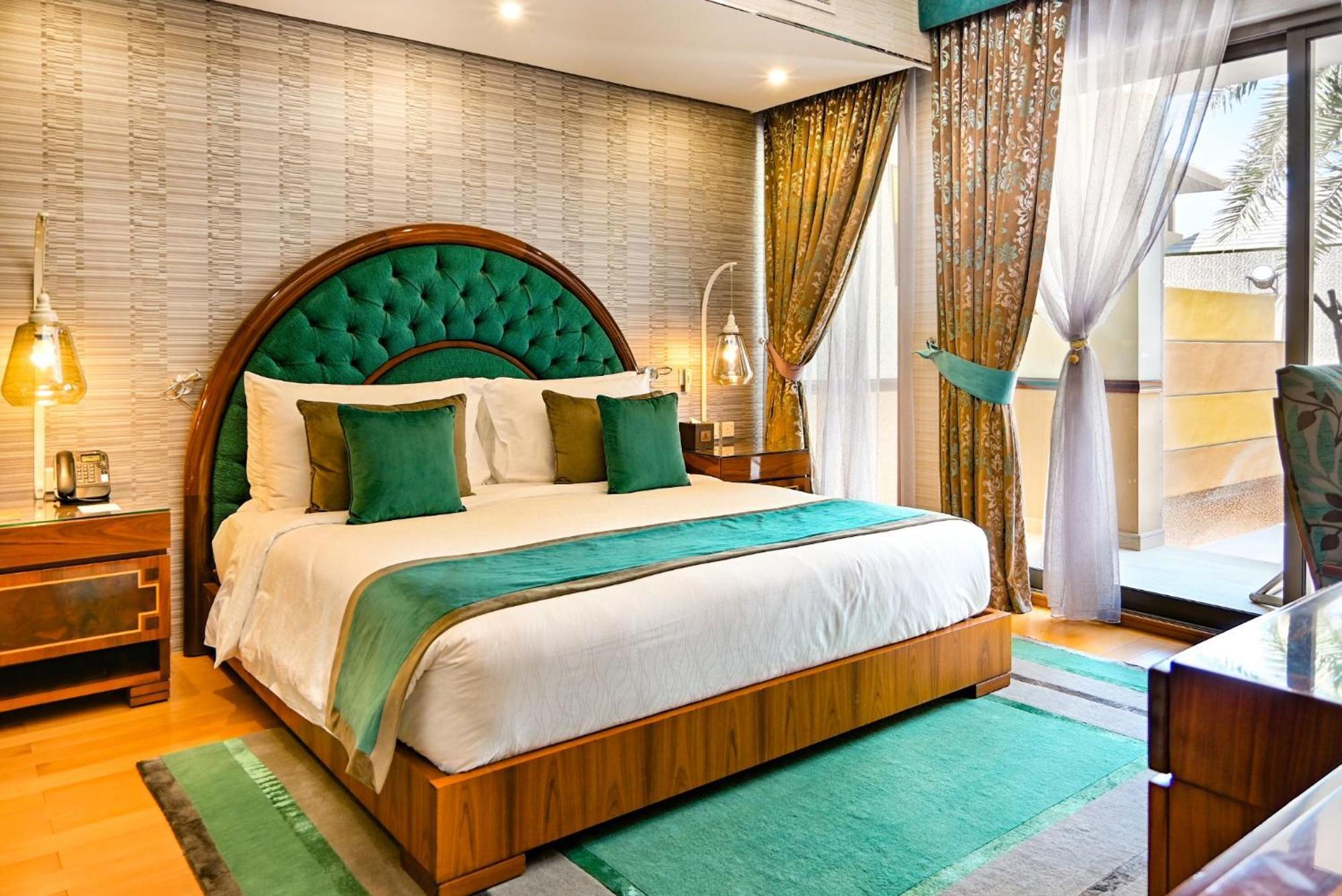 Palavra Resort Manáma Kültér fotó A bedroom at the hotel