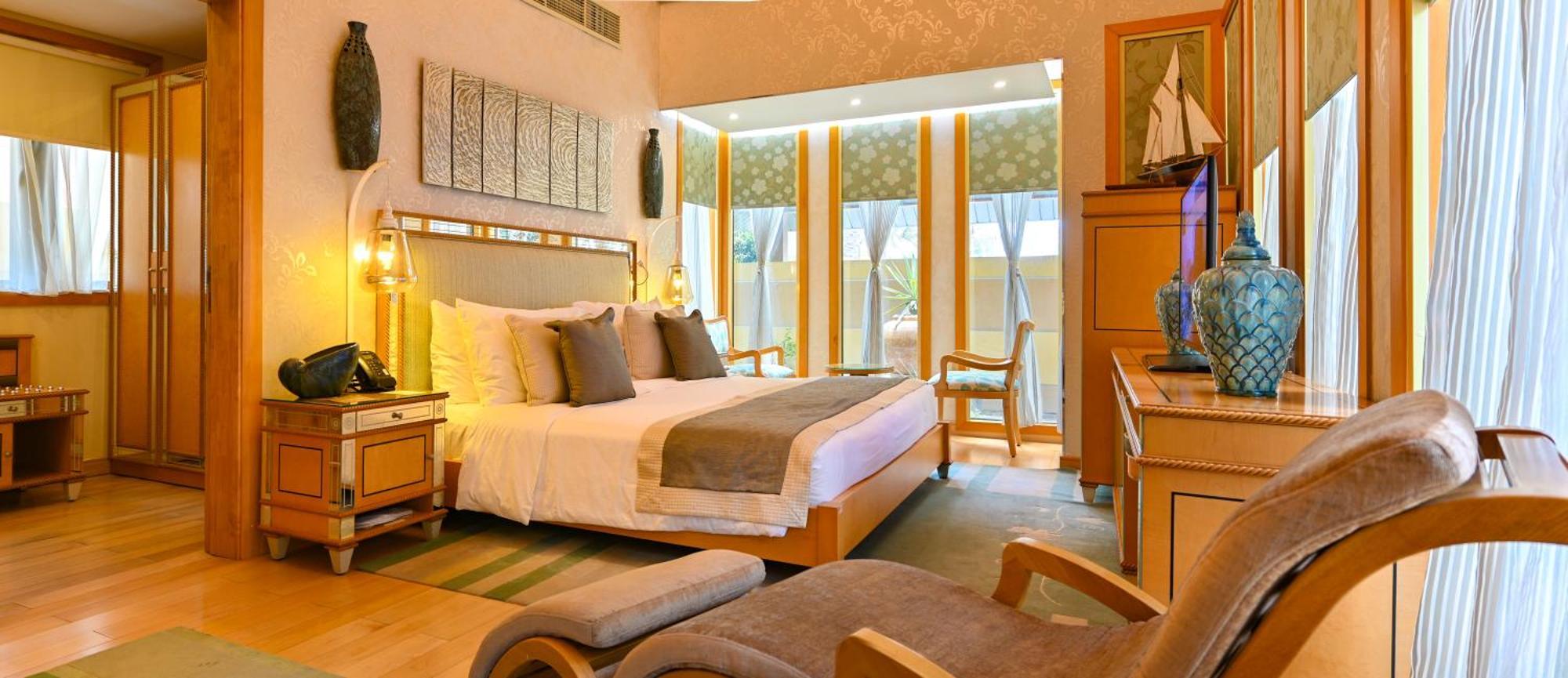 Palavra Resort Manáma Kültér fotó A bedroom at the Taj Bengal